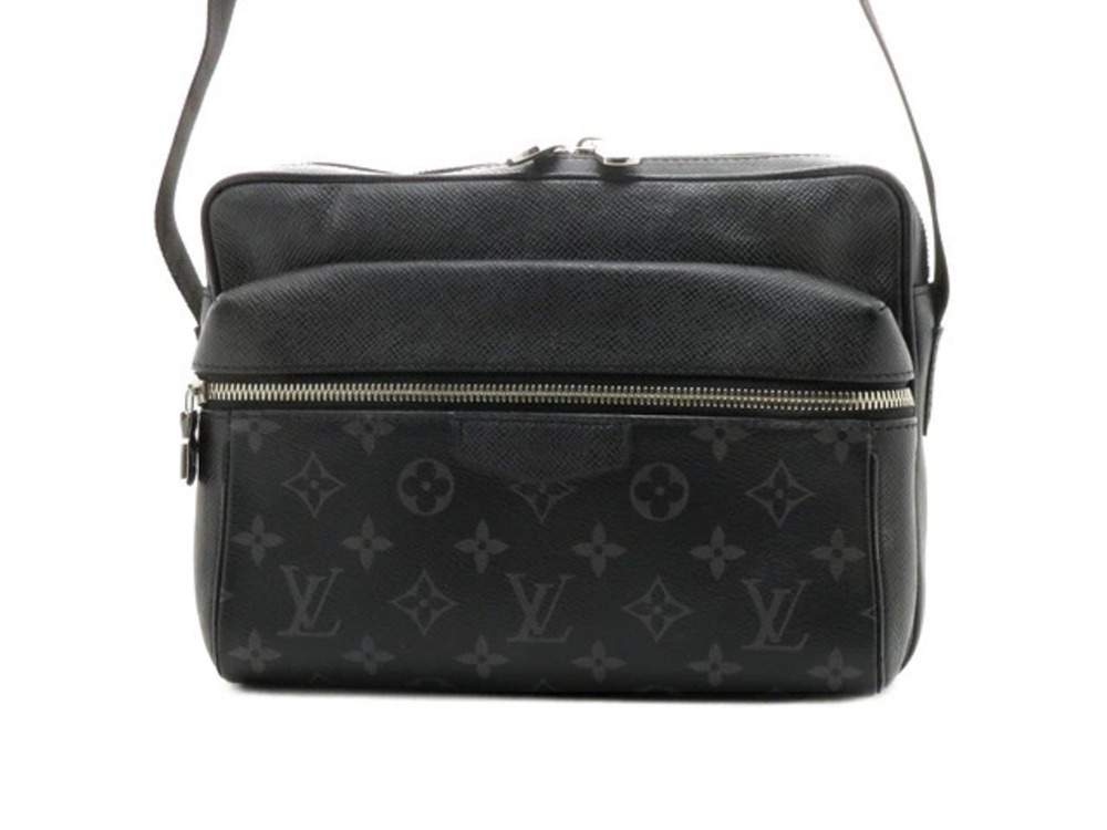 LOUIS VUITTON Outdoor Messenger Taigarama Noir Black